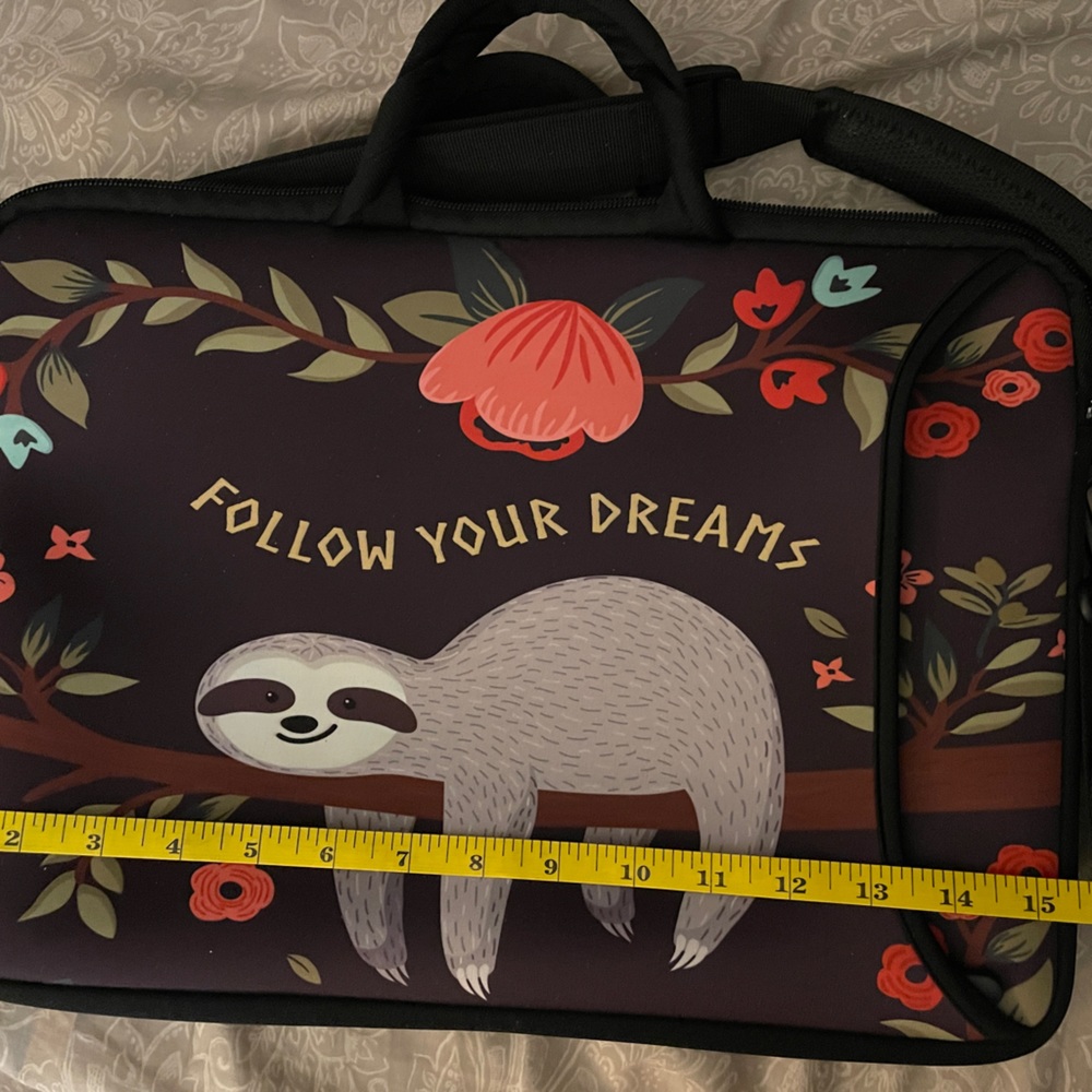 Laptop case with Sloth design - Picture 3 of 4